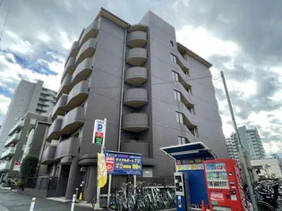 ラ・ルネータ【1階】の外観