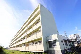 秋田県大仙市飯田字堰東【マンション】の外観