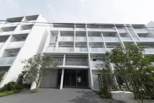 東京都中野区中野5【マンション】の外観