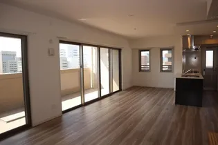 グランドパレス高千穂通【10階】の居間