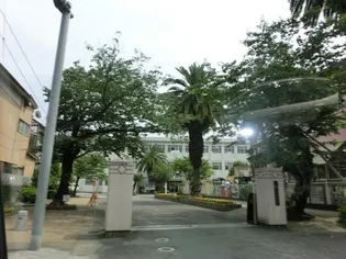 グランドパレス高千穂通【10階】の周辺