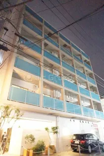 LULU KALAMAの画像