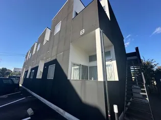 LARGO B棟【1階】の外観