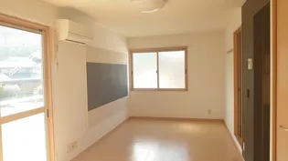 リビングタウン観音寺 E棟【2階】の居間