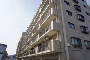 東京都世田谷区給田3【マンション】の外観
