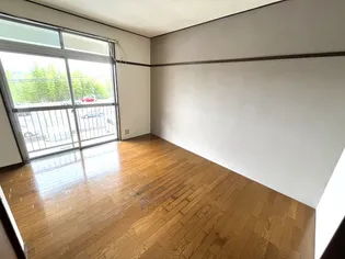 第一山下コーポ【2階】の居間