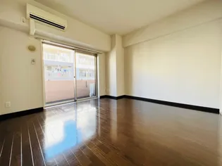 MM Hills Place横濱【3階】の居間