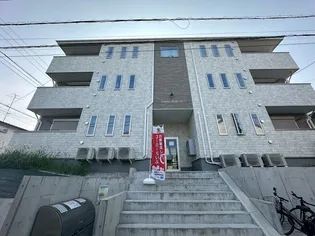 ゼフィール鶴美ヶ丘【2階】の外観