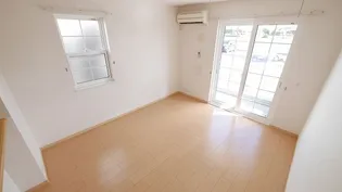 クロシェットI【1階】の居間