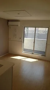 グリーン・ヒルズ F【2階】の居間