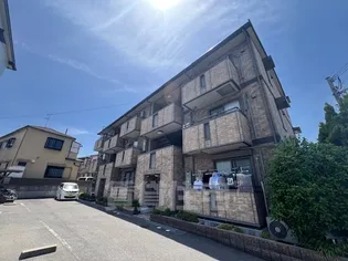 シャンポール参番館【2階】の外観