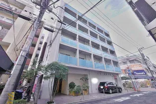 LULU KALAMAの画像