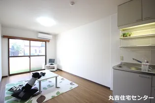 マンション戸田【1階】の居間