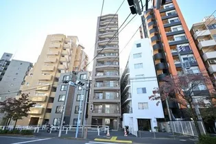 東京都新宿区余丁町【マンション】の外観