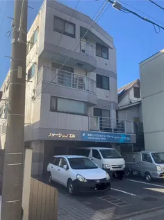 ステーションエル【3階】の外観