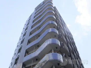 日神パレス生麦【1階】の外観