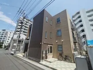 NAANA LIBERTEの画像