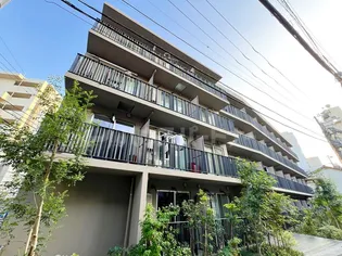 ラ・ファヴォール【2階】の外観