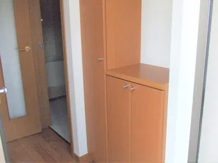 プランタン・メゾン【1階】の玄関