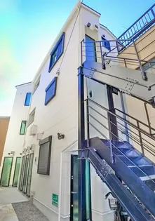 ヴォワル【2階】の外観