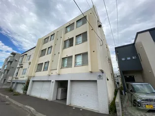 メビウス【4階】の外観