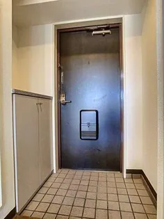 ダイアパレス弓之町【8階】の玄関