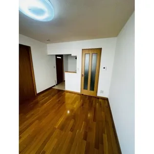 グランディール新開【1階】の居間