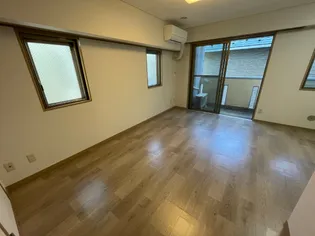 フォレストコートヤマグチ【2階】の居間