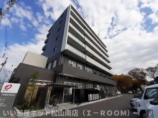 ユリウス 湊町【6階】の外観