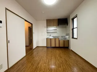 ハイムグランシャリオ内山 B棟【2階】の居間