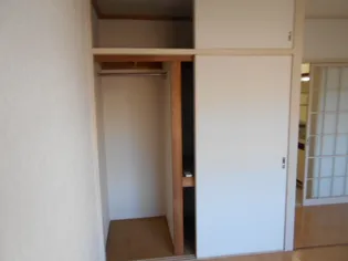 おの万第六ビル【4階】の内装