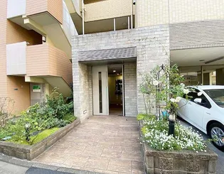 東京都江東区富岡2【マンション】の外観