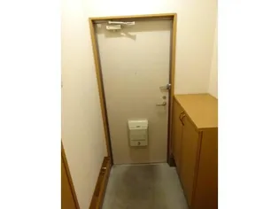 エビヤマンション【1階】の玄関