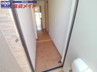 T・H NOVA【1階】の玄関