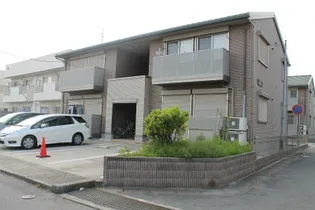 フローラ A棟【1階】の外観