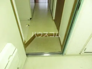 西千葉ハイリビング七番館【4階】の玄関