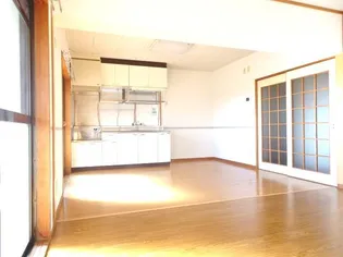 グランシード両三柳【1階】の居間