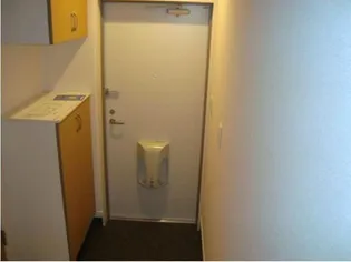 フォレスト本郷【2階】の玄関