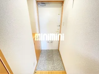 シャトーヴェール【3階】の玄関