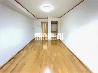 シャトーヴェール【3階】の居間