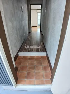 カルム・ラ・フォーレB棟【1階】の玄関