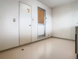 ヤマシチハイツ【1階】の居間