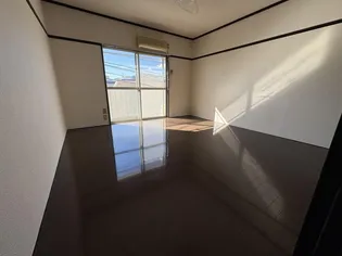 シャトレ5【2階】の居間