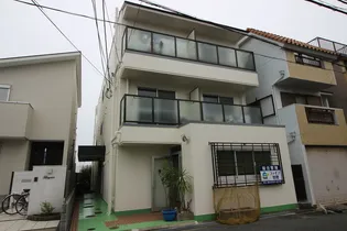 プレミアムYT【1階】の外観