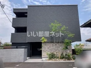 愛媛県四国中央市妻鳥町【マンション】の外観