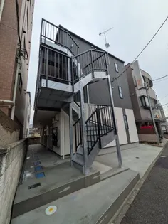 エンシ タロ 街灯りと白いキャンバスの画像