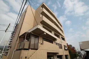 高津ビル【4階】の外観