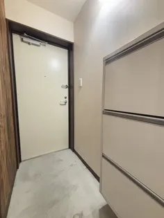 カレン照国【2階】の玄関