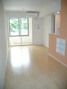 デァ・マーサII【1階】の居間