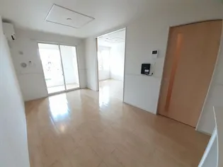 ベルエキップIII【2階】の居間